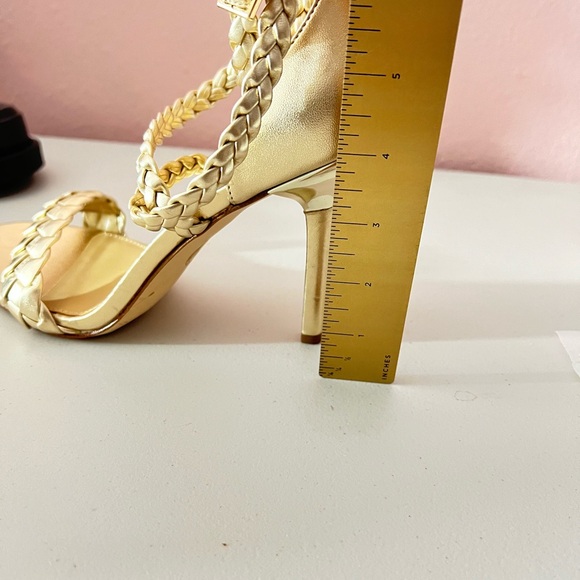 Michael Kors Astrid  Braided Metallic Faux Leather Sandal ✨Like new✨size 8 - Picture 10 of 12